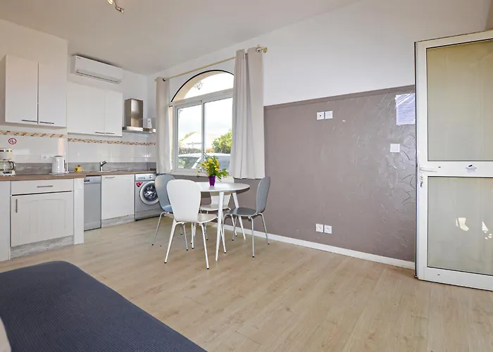 Piscine Appartement *